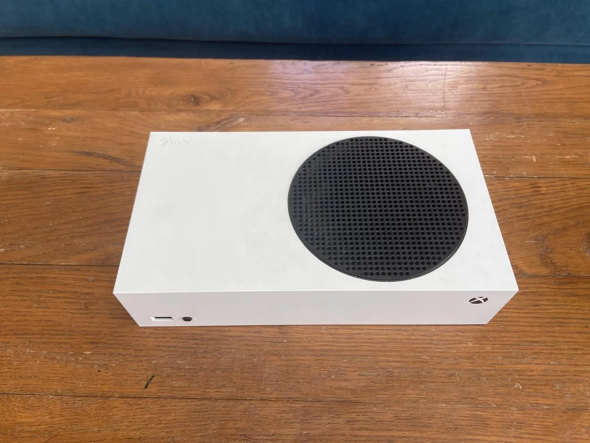Xbox Series S - Excellent Condition - Image 2