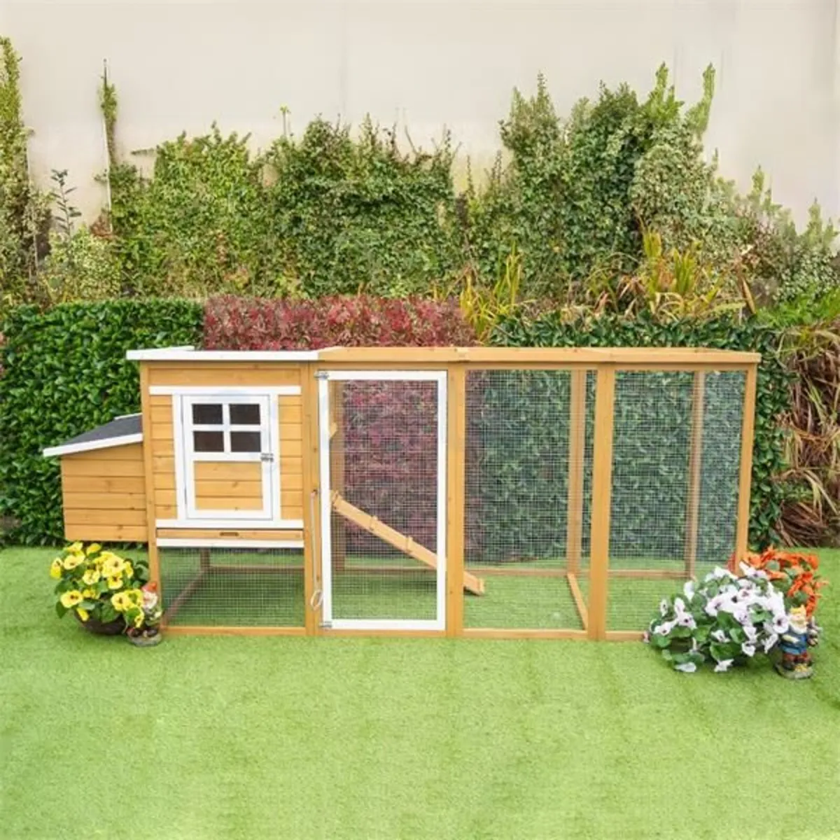 Chicken Coop - Up to 6 Chickens - Image 1