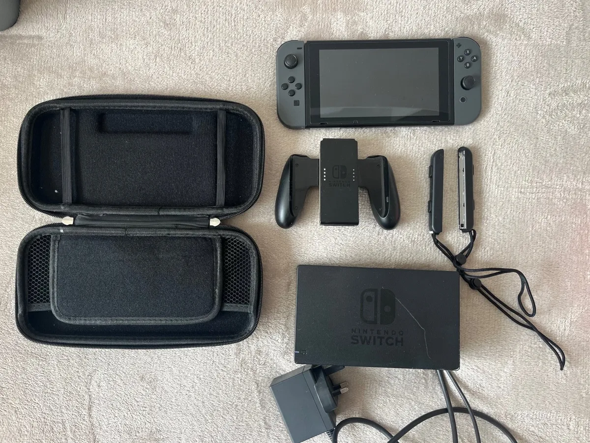 Nintendo Switch Full set + games optional - Image 1