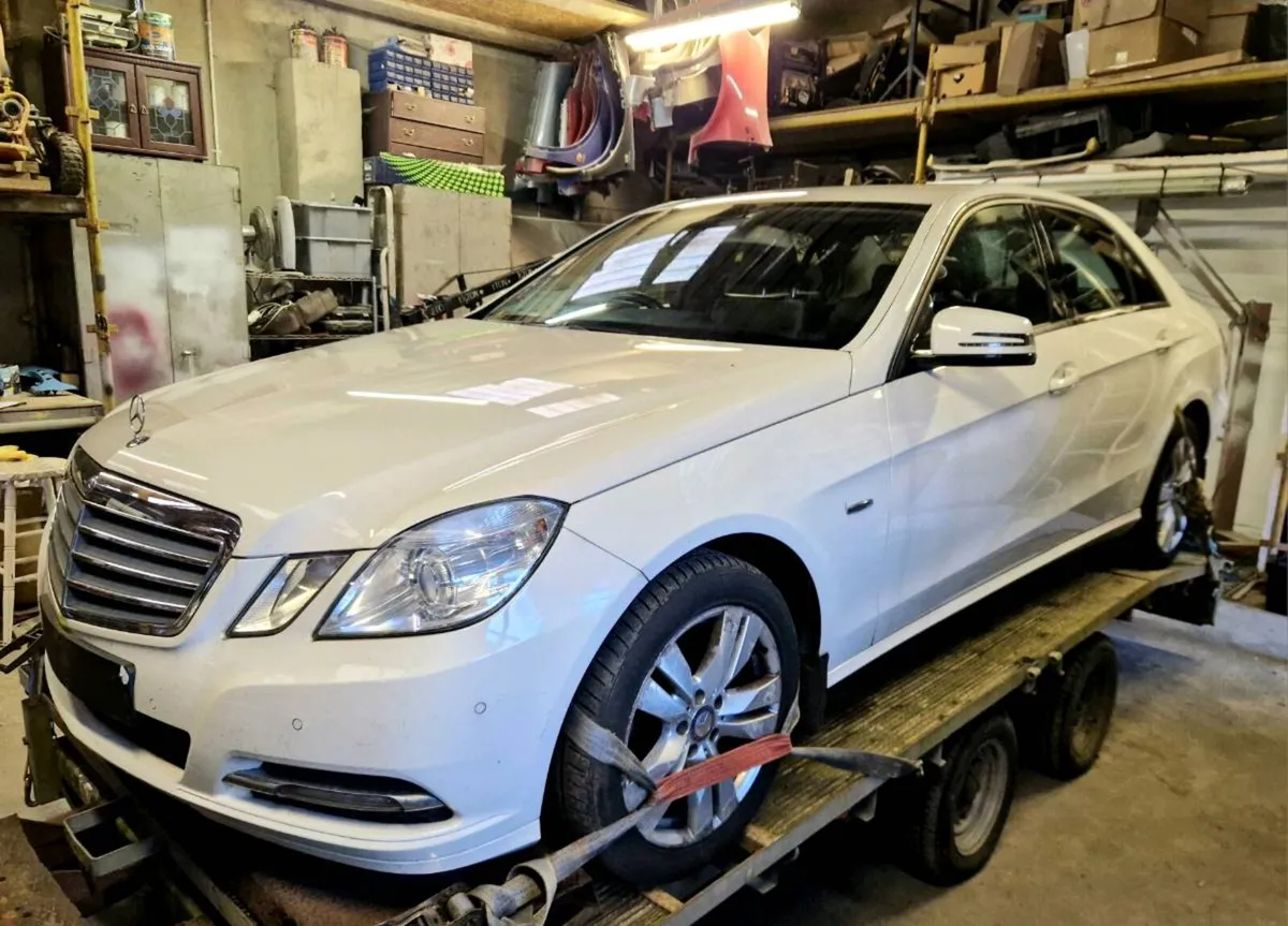 Mercedes E220 Breaking Parts