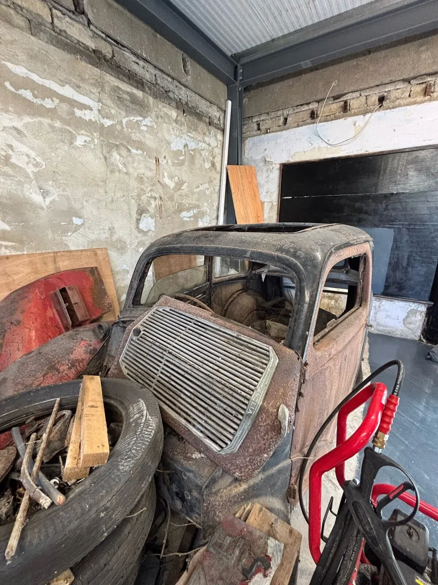 Ford Angila - Image 4