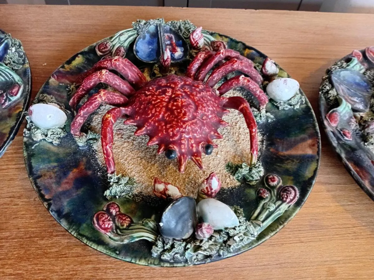 antique alvaro jose palissy majolica wall platesx3 - Image 1