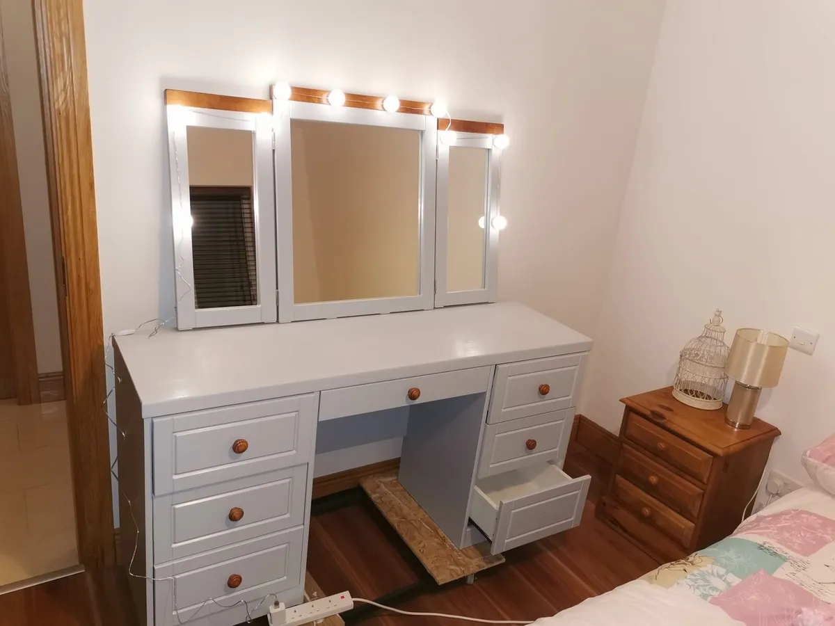 Vanity table and mirror