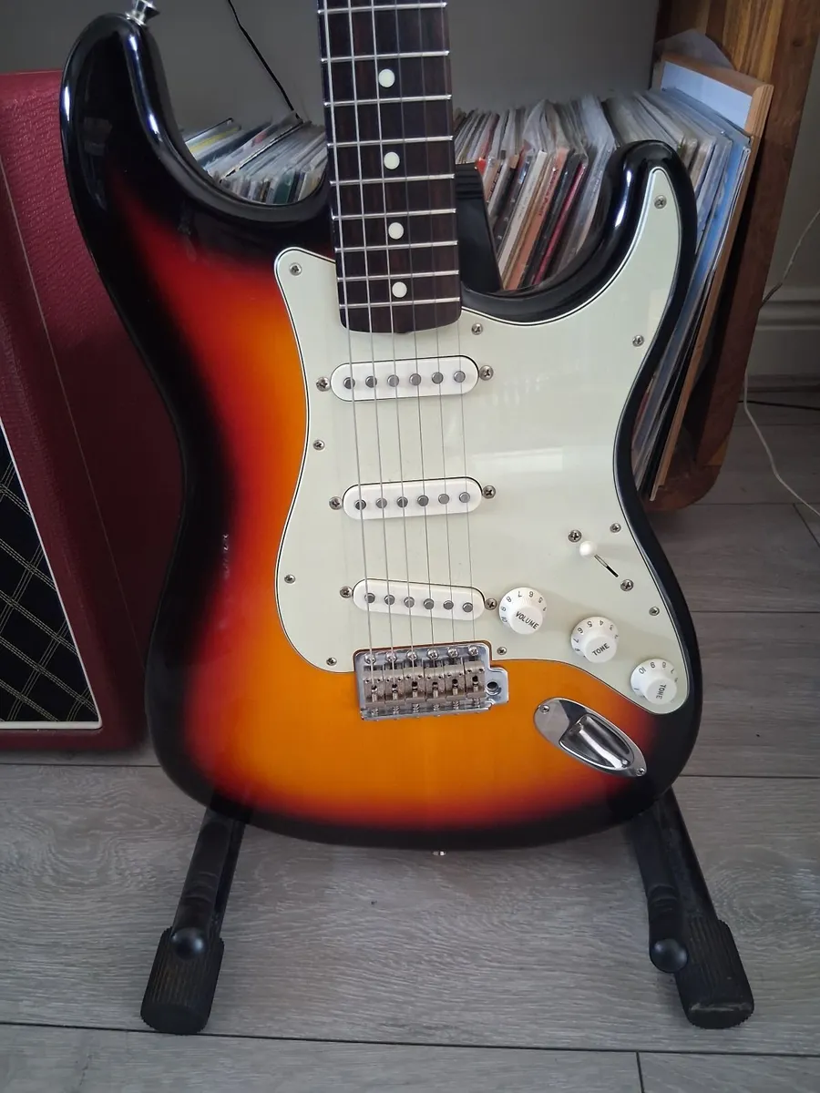 Fender Made in Japan Traditional 60s Stratocaster - Image 4