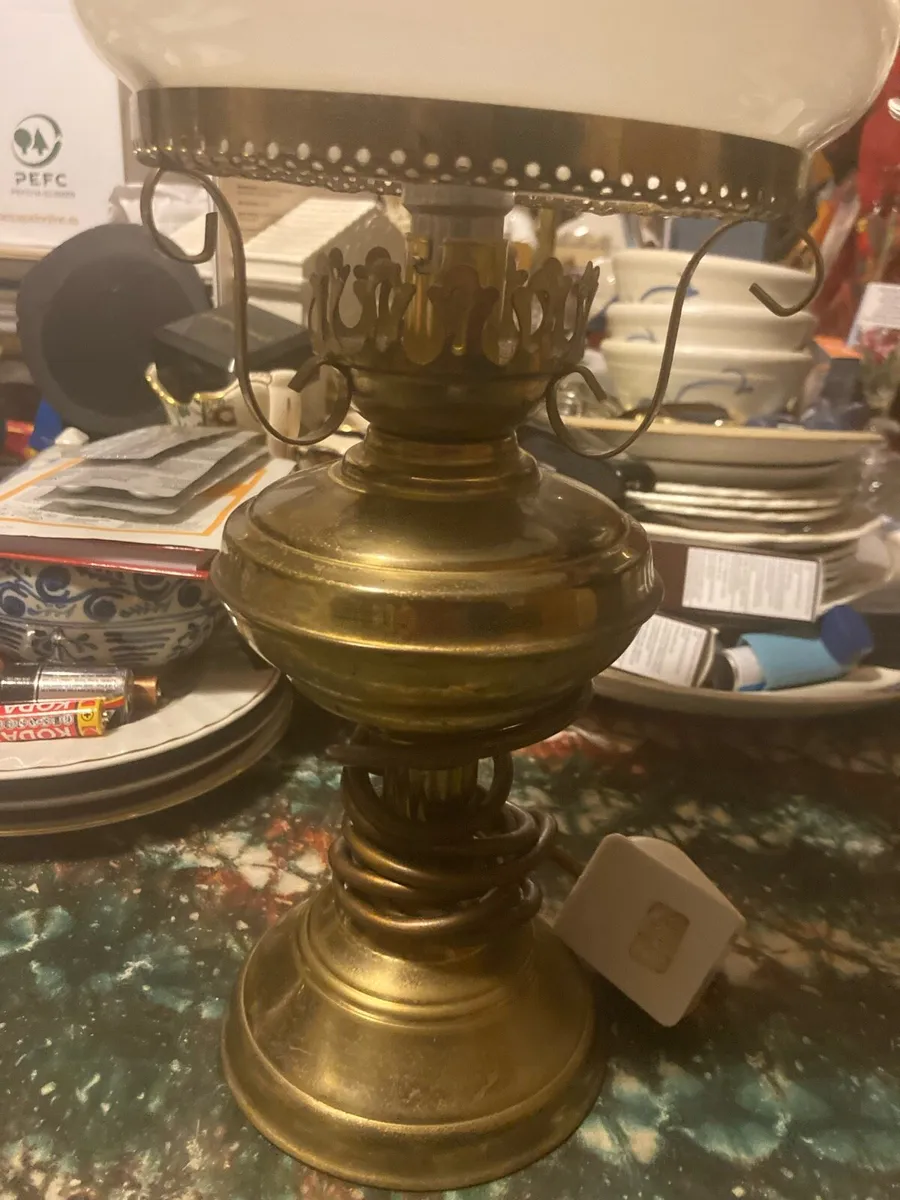 1900s brass lamp free postage - Image 2
