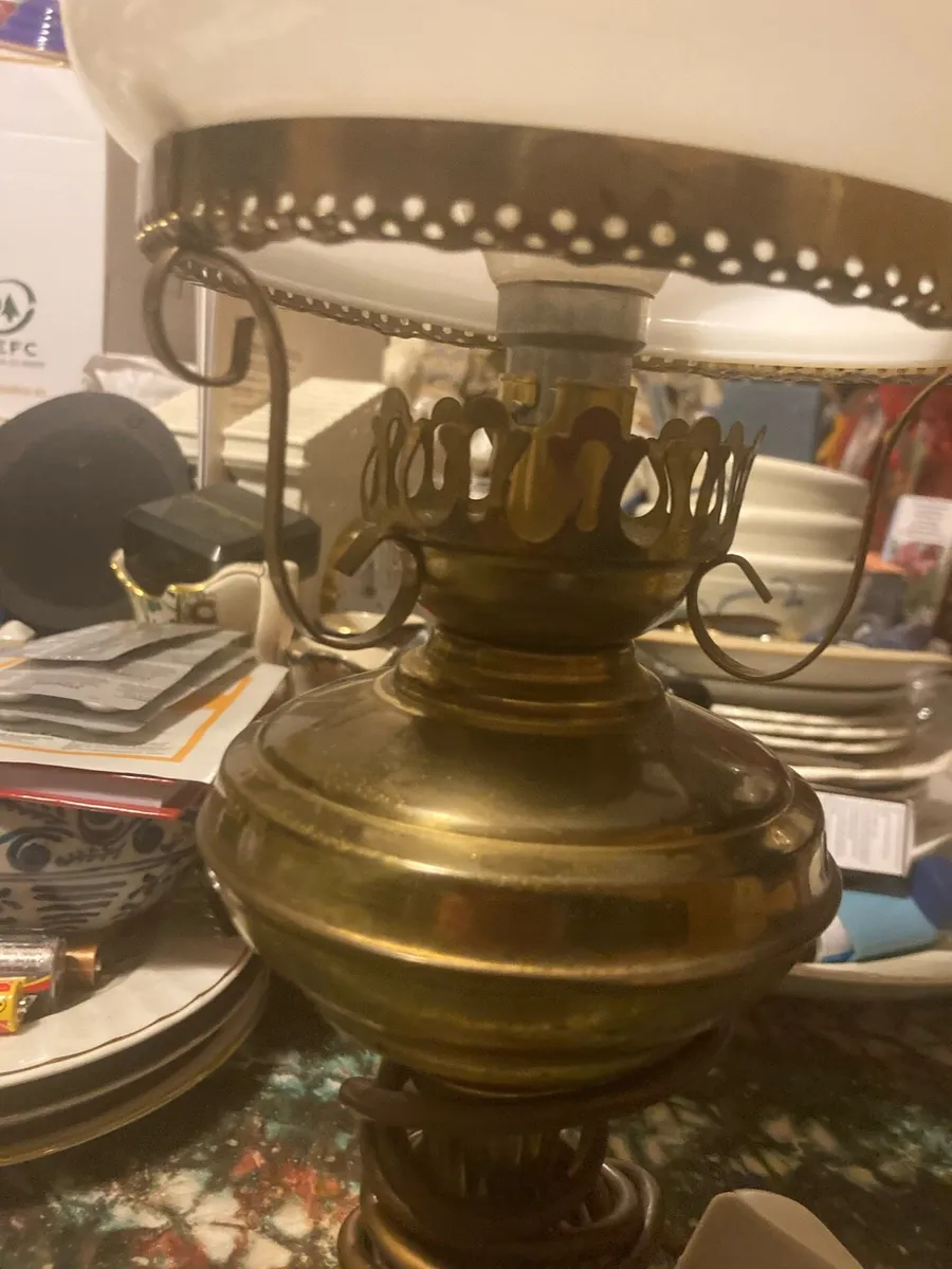 1900s brass lamp free postage - Image 3