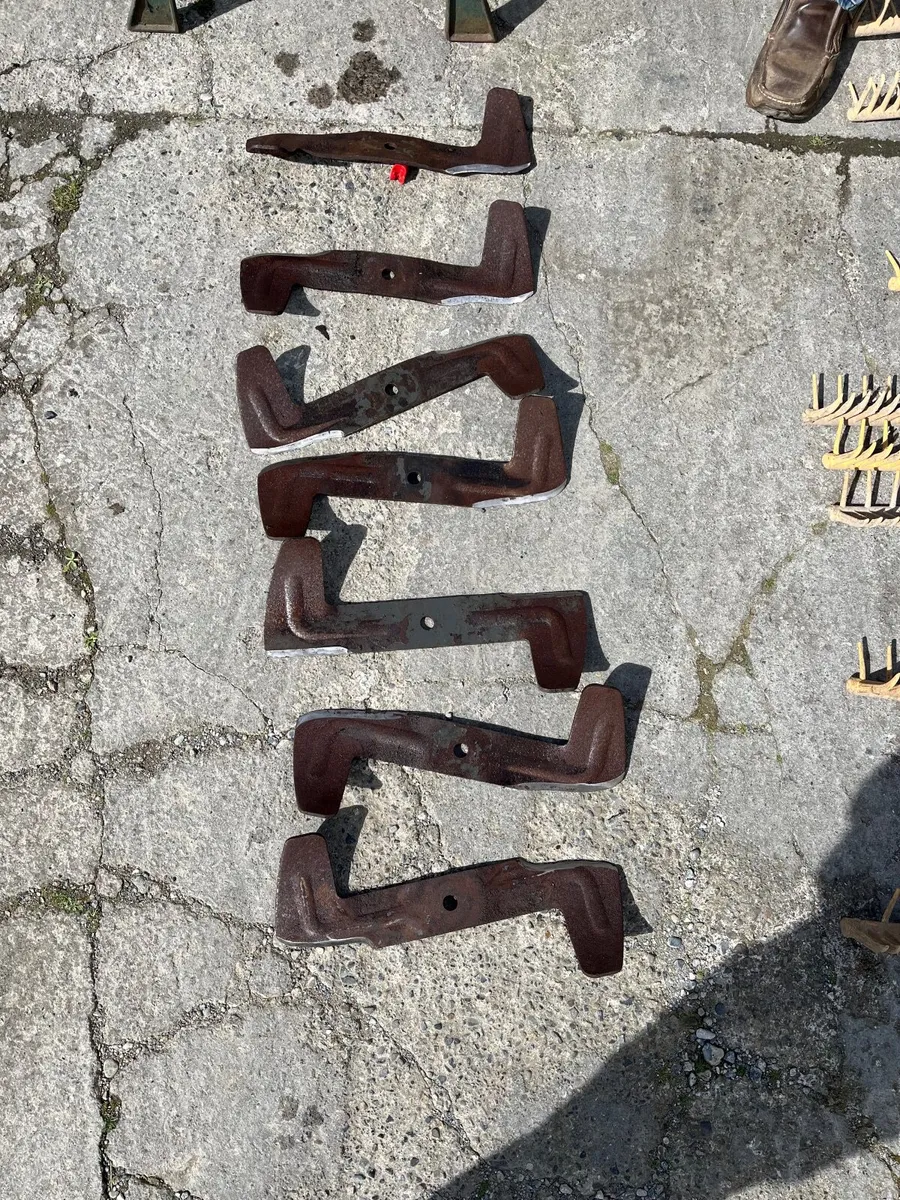 Kubota G18 Blades - Image 1