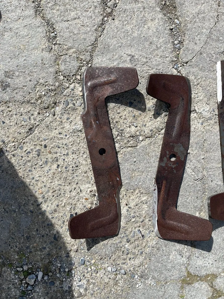 Kubota G18 Blades - Image 2