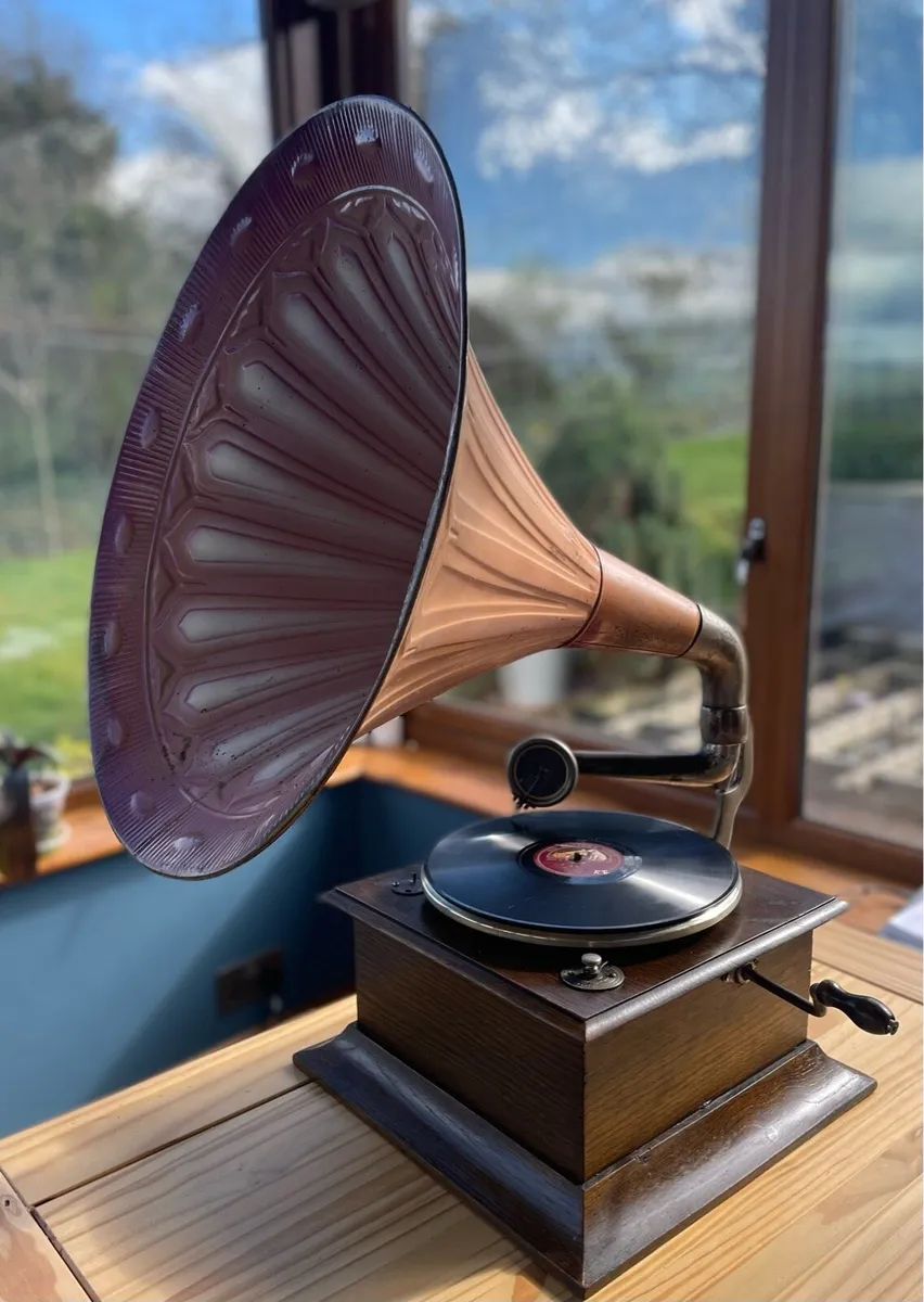 Genuine Gramophone - Image 1