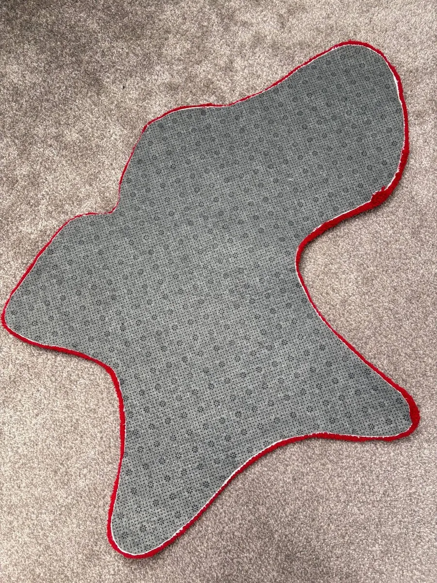 Handmade Paws 🐾 rug - Image 2