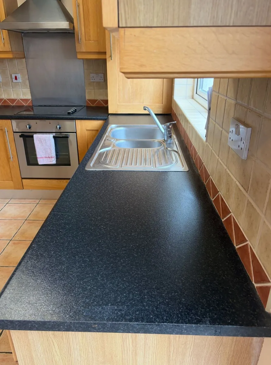 Kitchen Units, Fridge Freezer and Dishwasher - Image 4