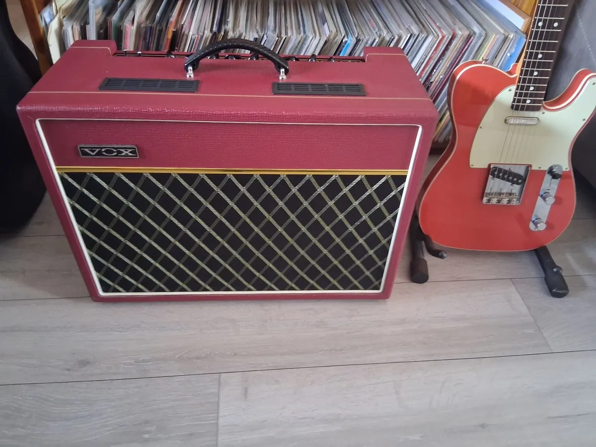 Vox AC15C1 Limited Edition Vintage Red. - Image 4