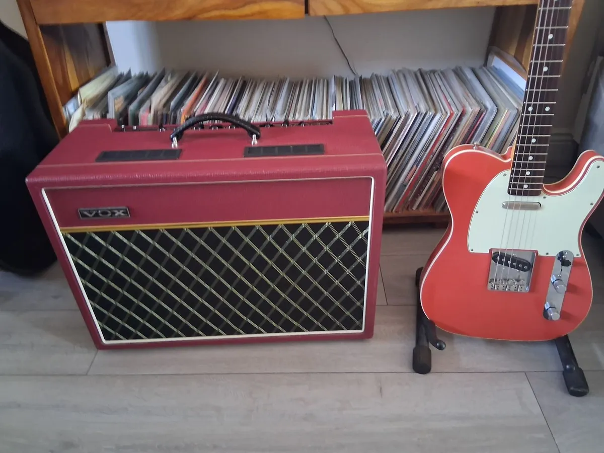 Vox AC15C1 Limited Edition Vintage Red. - Image 3