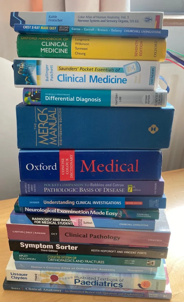 Medical textbooks bundle - Image 1
