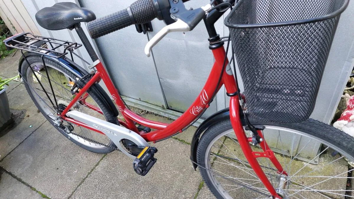 Ladies City Bike Low Step through - Image 2