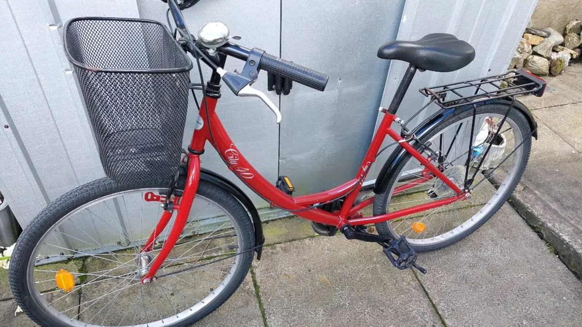 Ladies City Bike Low Step through - Image 3