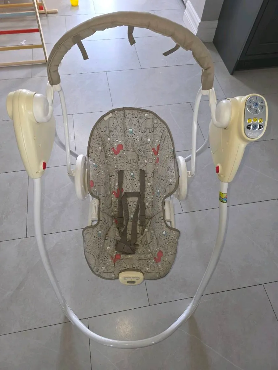 Graco vibrating swing and 5ft cot. - Image 1
