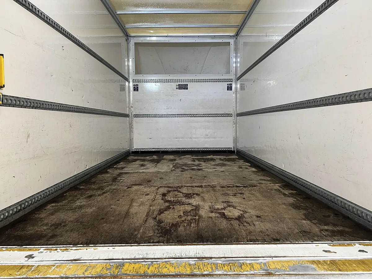 2022 Ford Transit Luton Box Van - Image 3