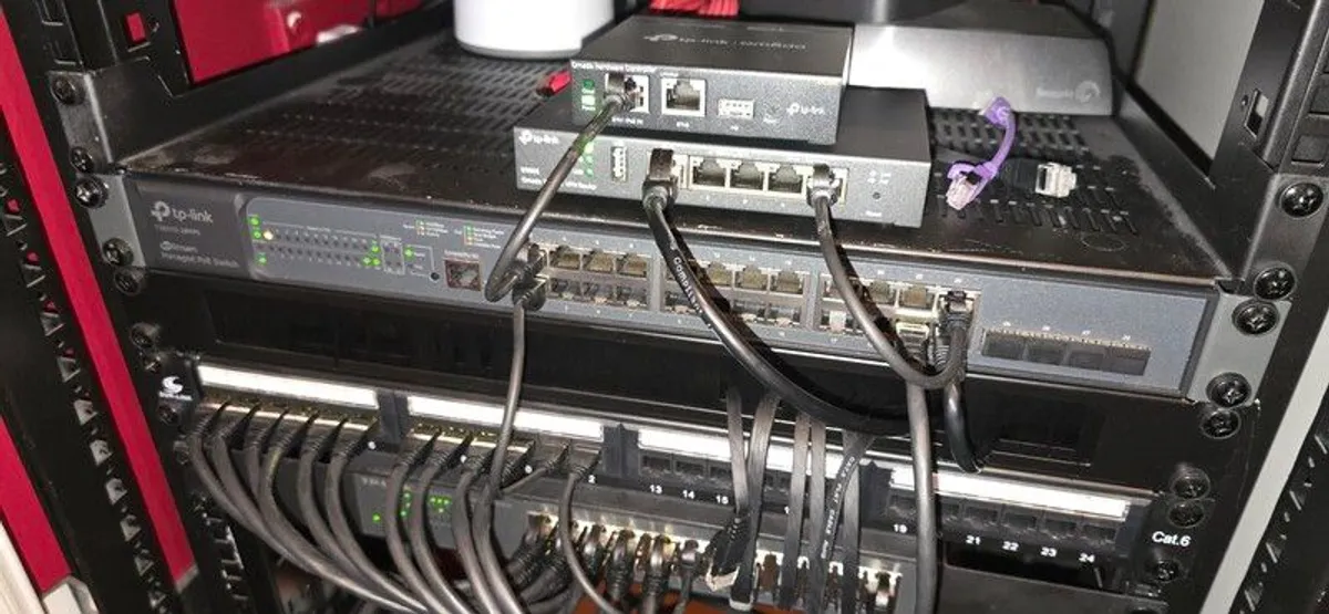 TP-LINK T2600G-28MPS JetStream 24 Port PoE, 4 SFP Gigabit L2+ Managed Switch - Image 2