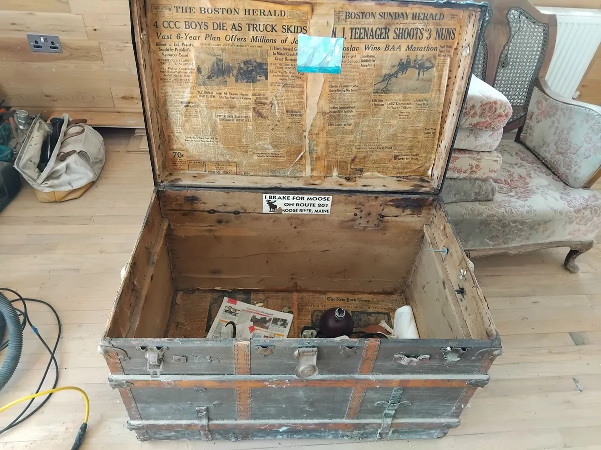 Antique chest - Image 2
