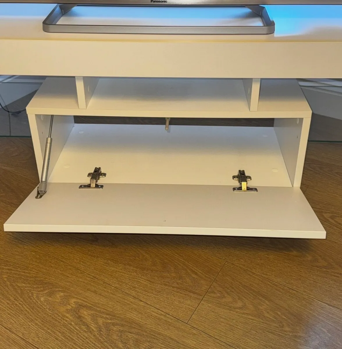 White TV Unit / Stand - Image 2