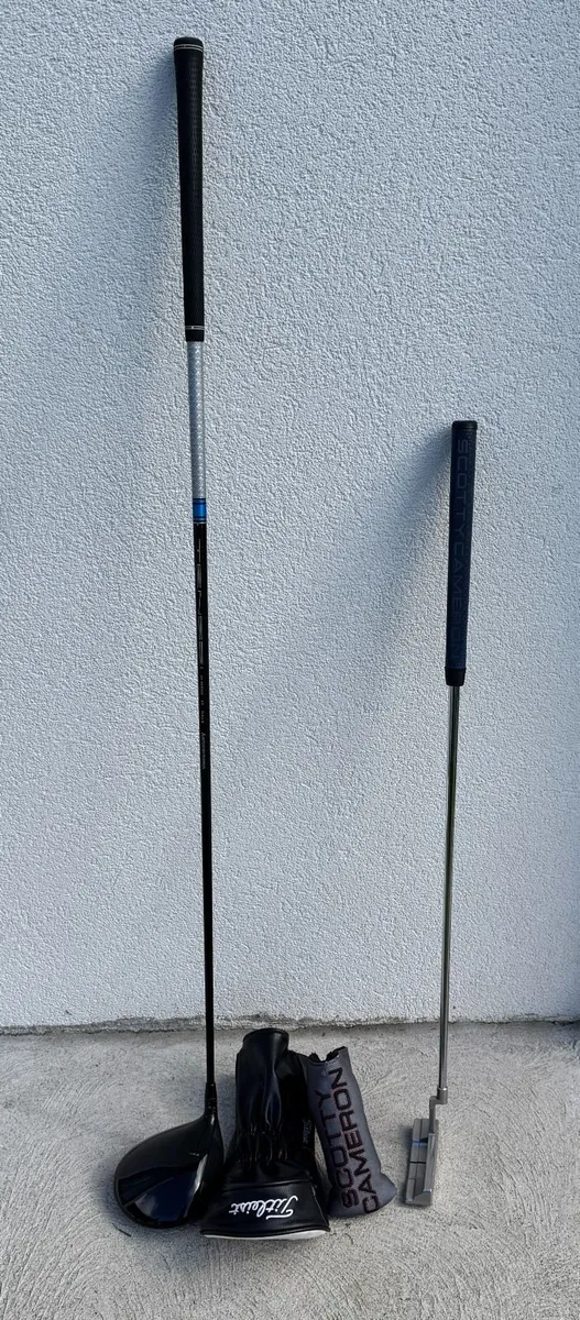 Titleist TSR2 10° Golf Driver and Scotty Putter - Image 1