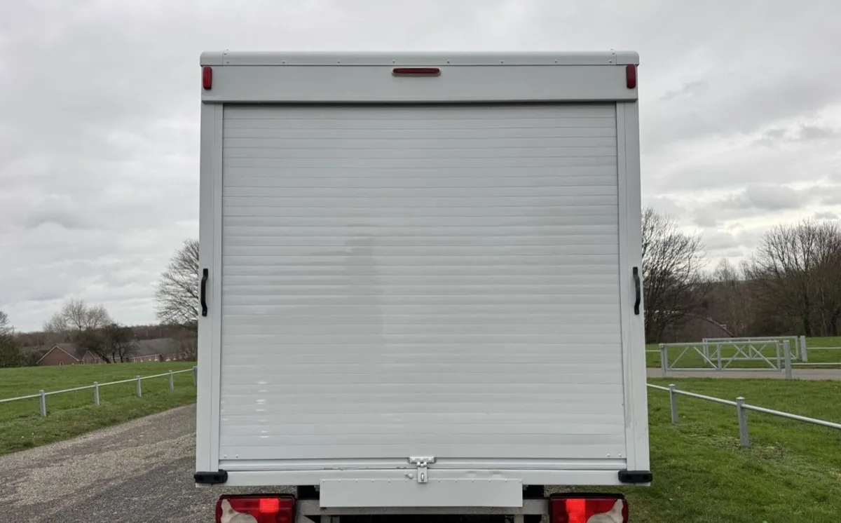2022 Mercedes-Benz Sprinter Luton Box Van - Image 3
