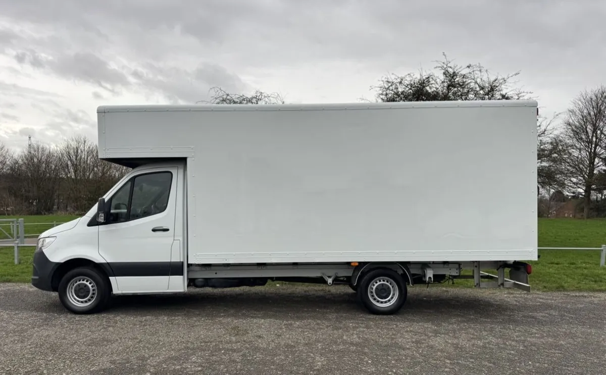 2022 Mercedes-Benz Sprinter Luton Box Van - Image 1