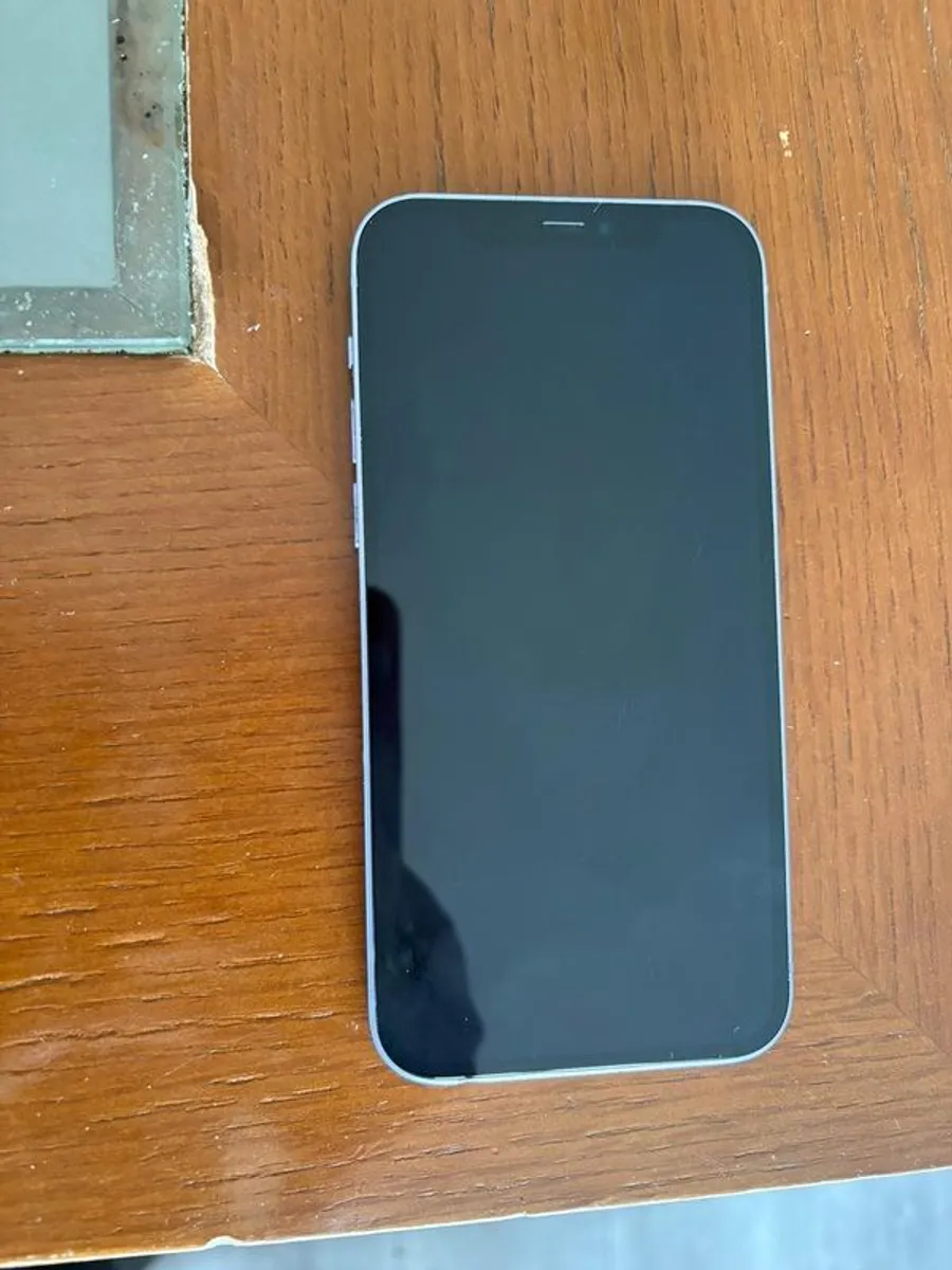 i phone 11 - Image 1