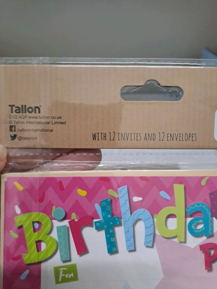 Birthday Party Invitations – 12 Cards + Envelopes - Image 3