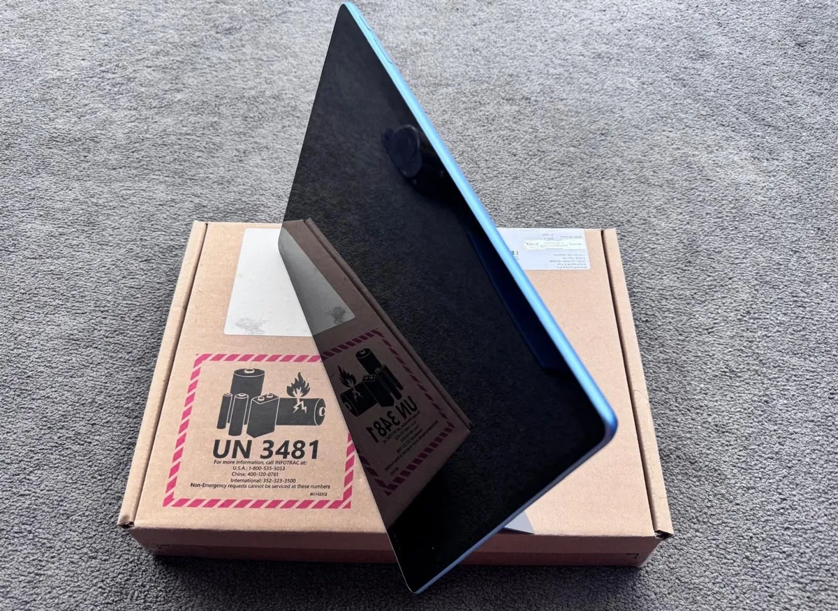 Microsoft Surface Pro Copilot+ PC (11th Edition) - Image 2