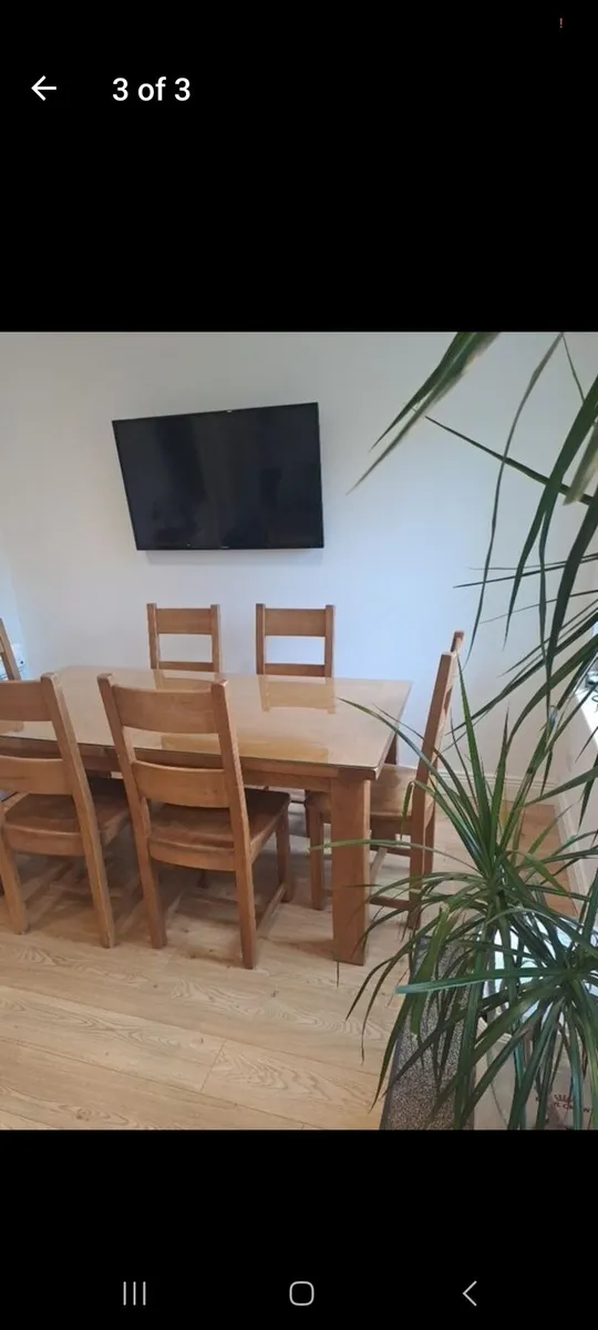 Kitchen table and chairs - Image 1