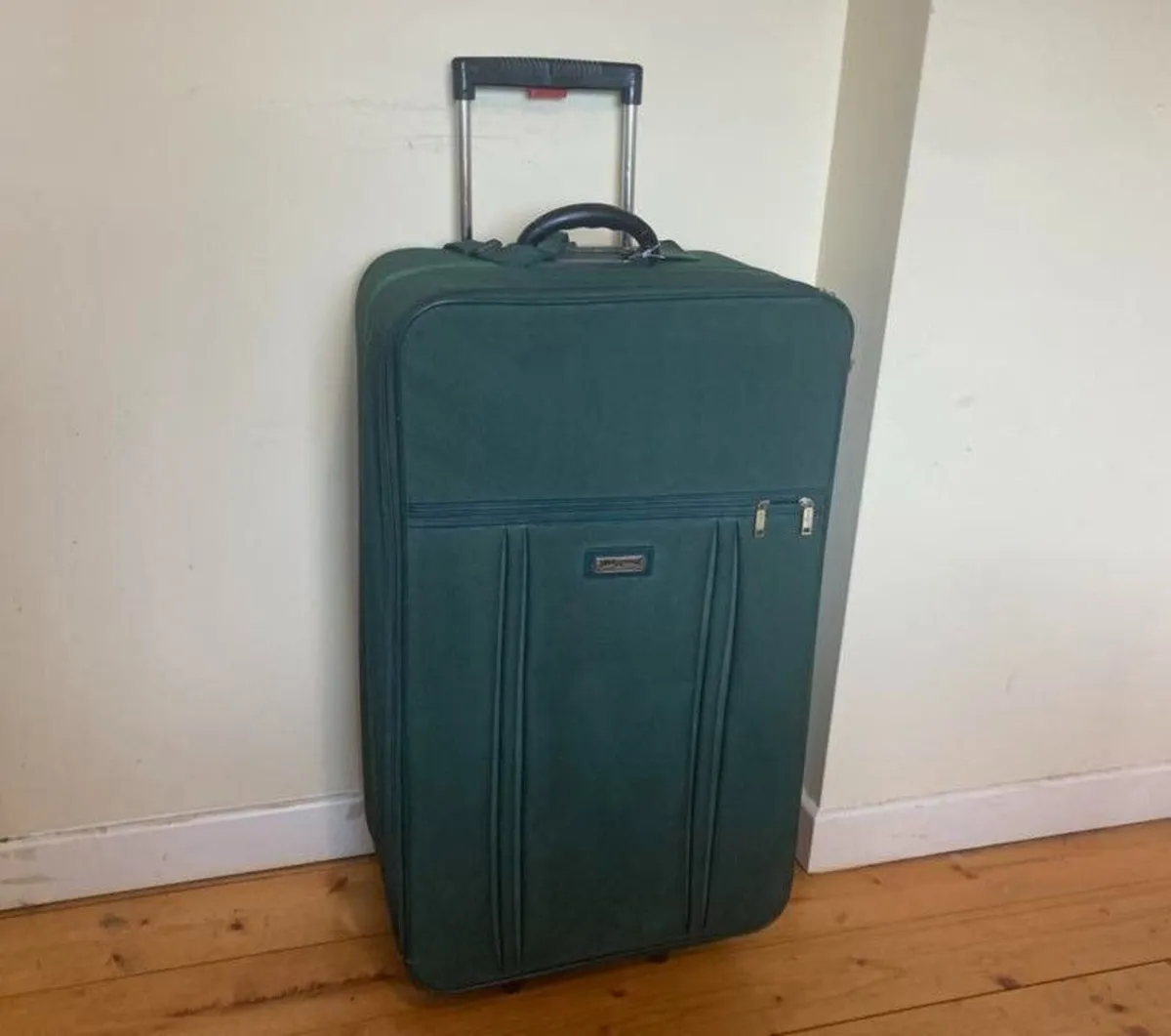 Large Green Suitcase – Luigi Rossi Rolling Travel - Image 1