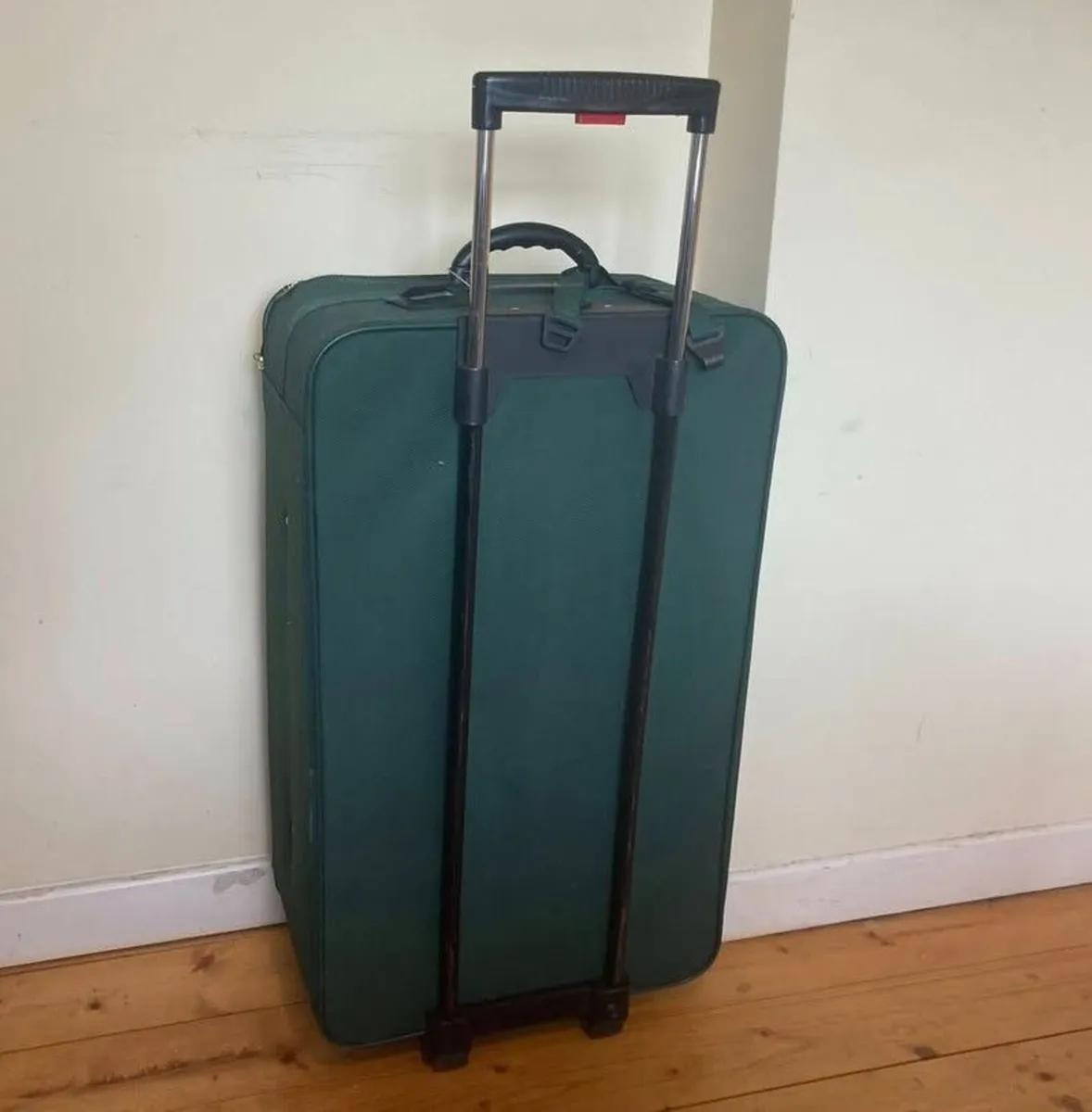 Large Green Suitcase – Luigi Rossi Rolling Travel - Image 3