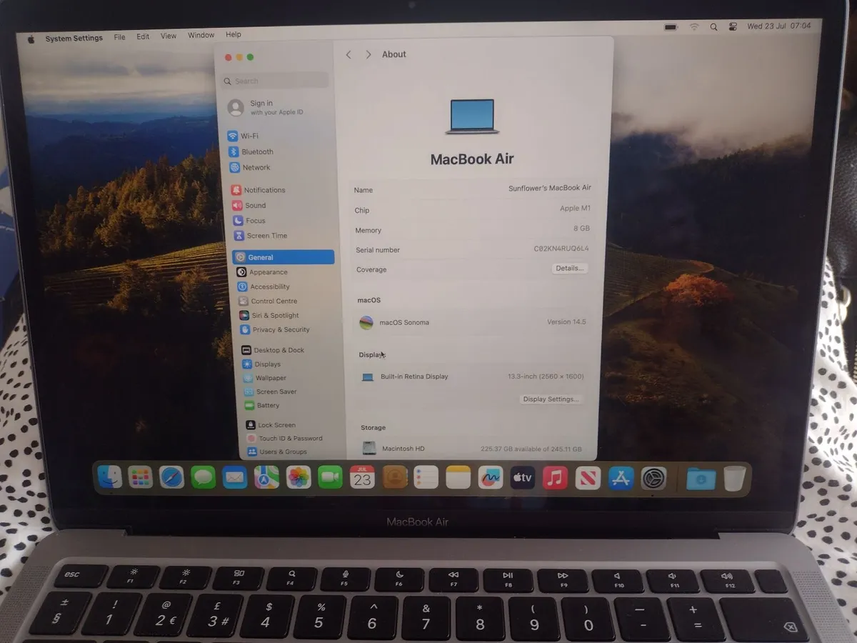 Refurbished Apple MacBook Air M1 13 " - Image 2