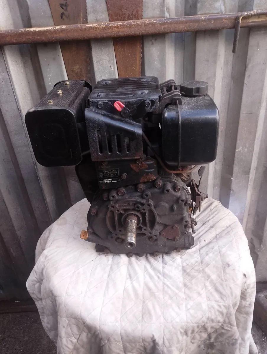 Yanmar L70 diesel engine - Image 2