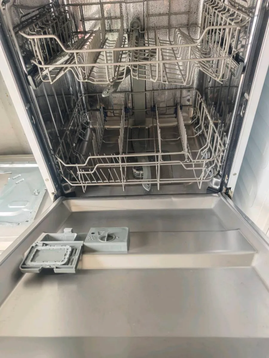 Dishwasher - Image 3