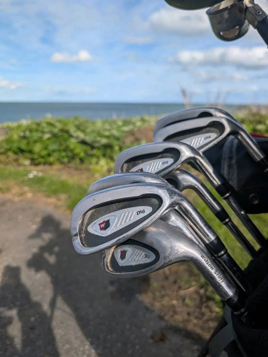 Set of Golf clubs wilson di6 first come first serv - Image 2
