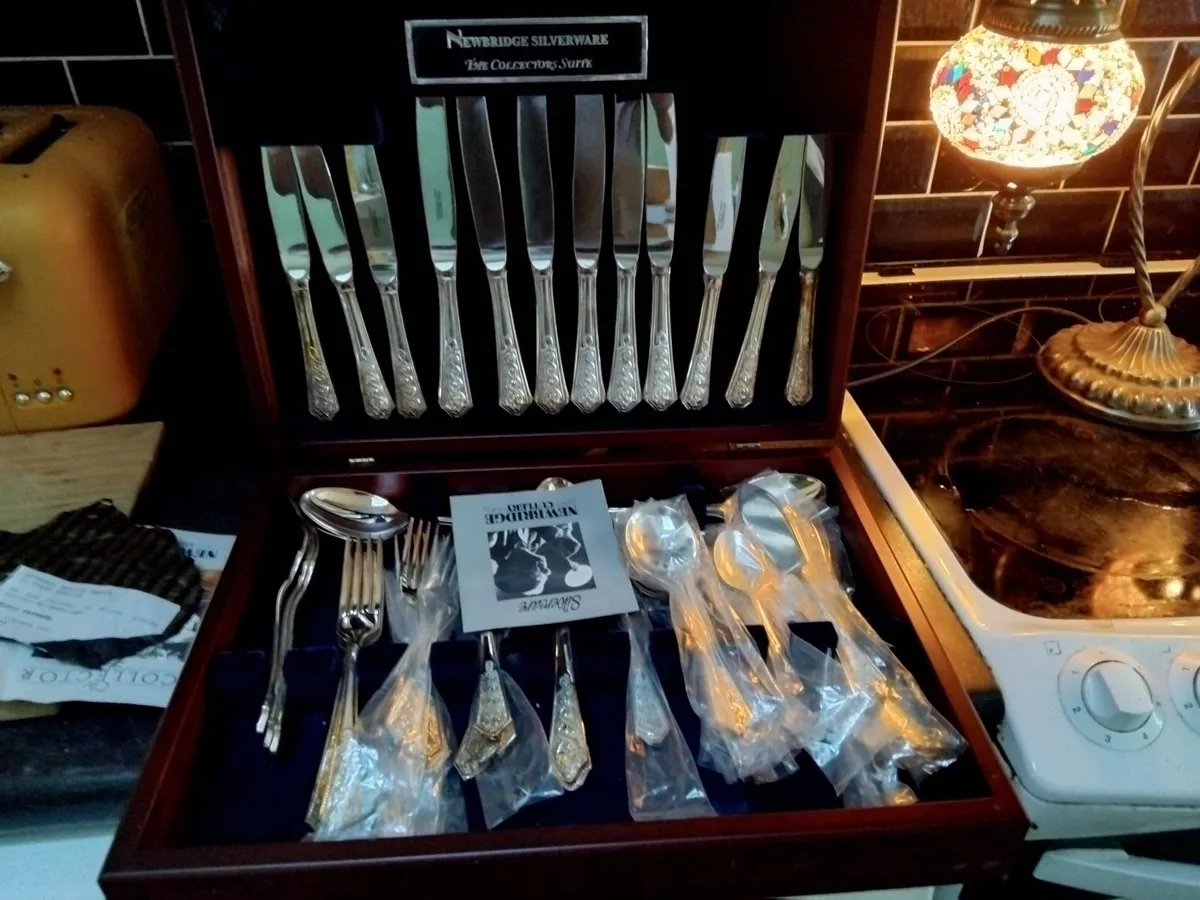 56 Piece Newbridge Silverware Cutlery Set - Image 1