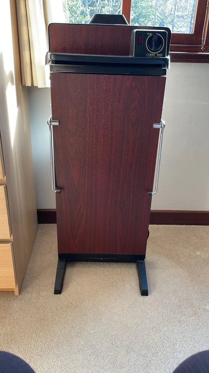 Trousers press - Image 1