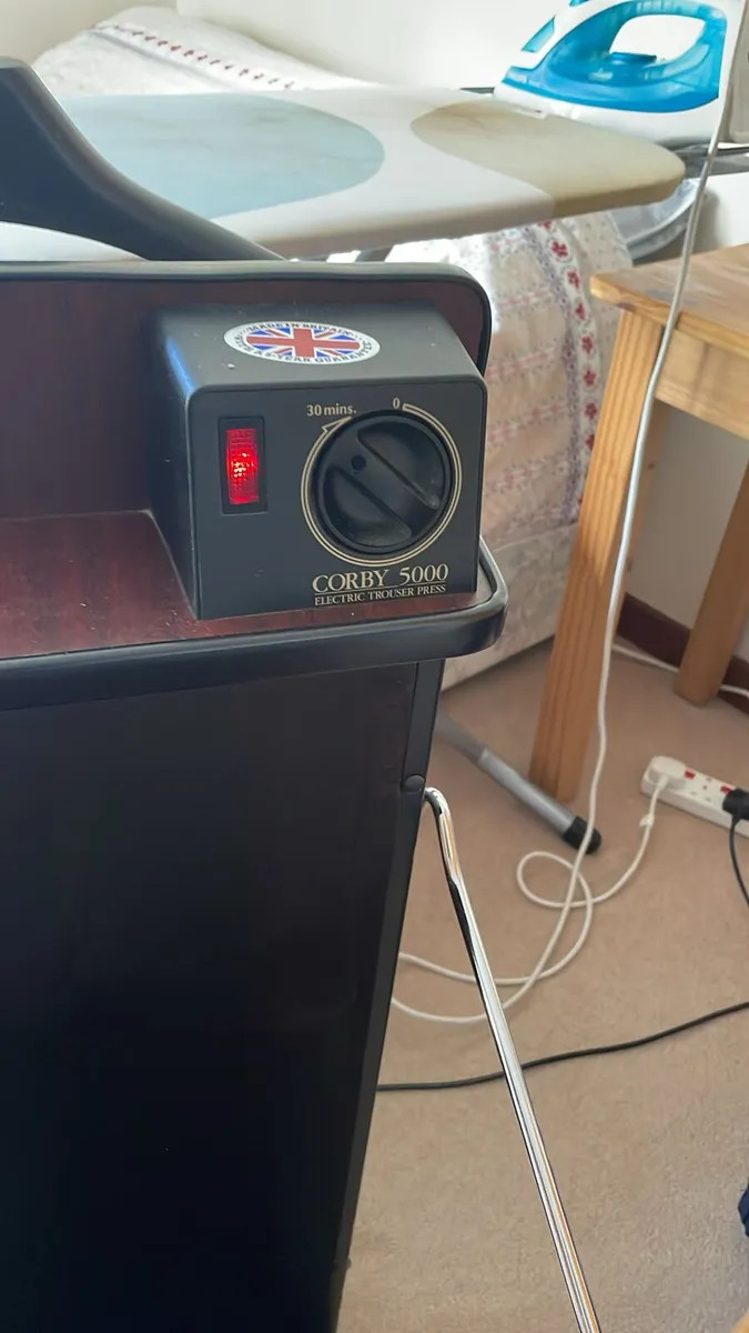 Trousers press - Image 2