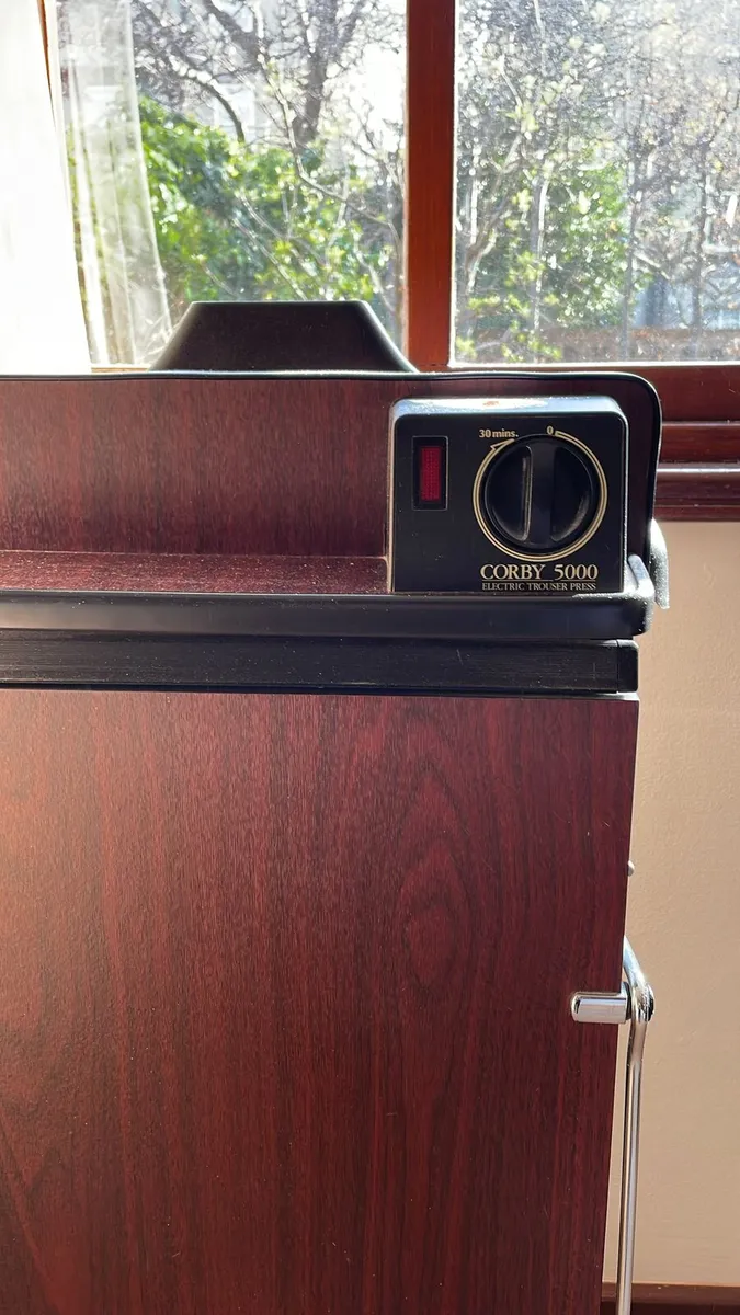 Trousers press - Image 3