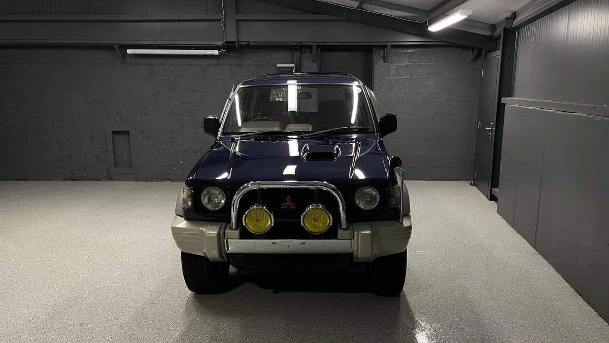 1993 Mitsubishi Pajero XR-II SWB 2.8 Diesel - Image 4