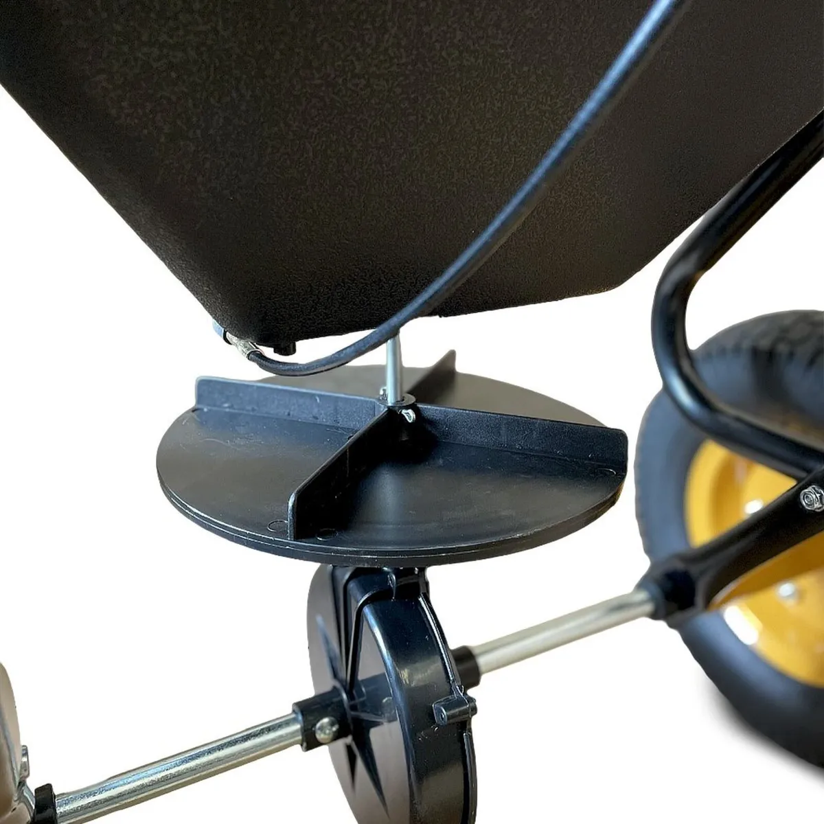 Piranha 50kg / 110lbs Towed Broadcast Spreader - Image 4