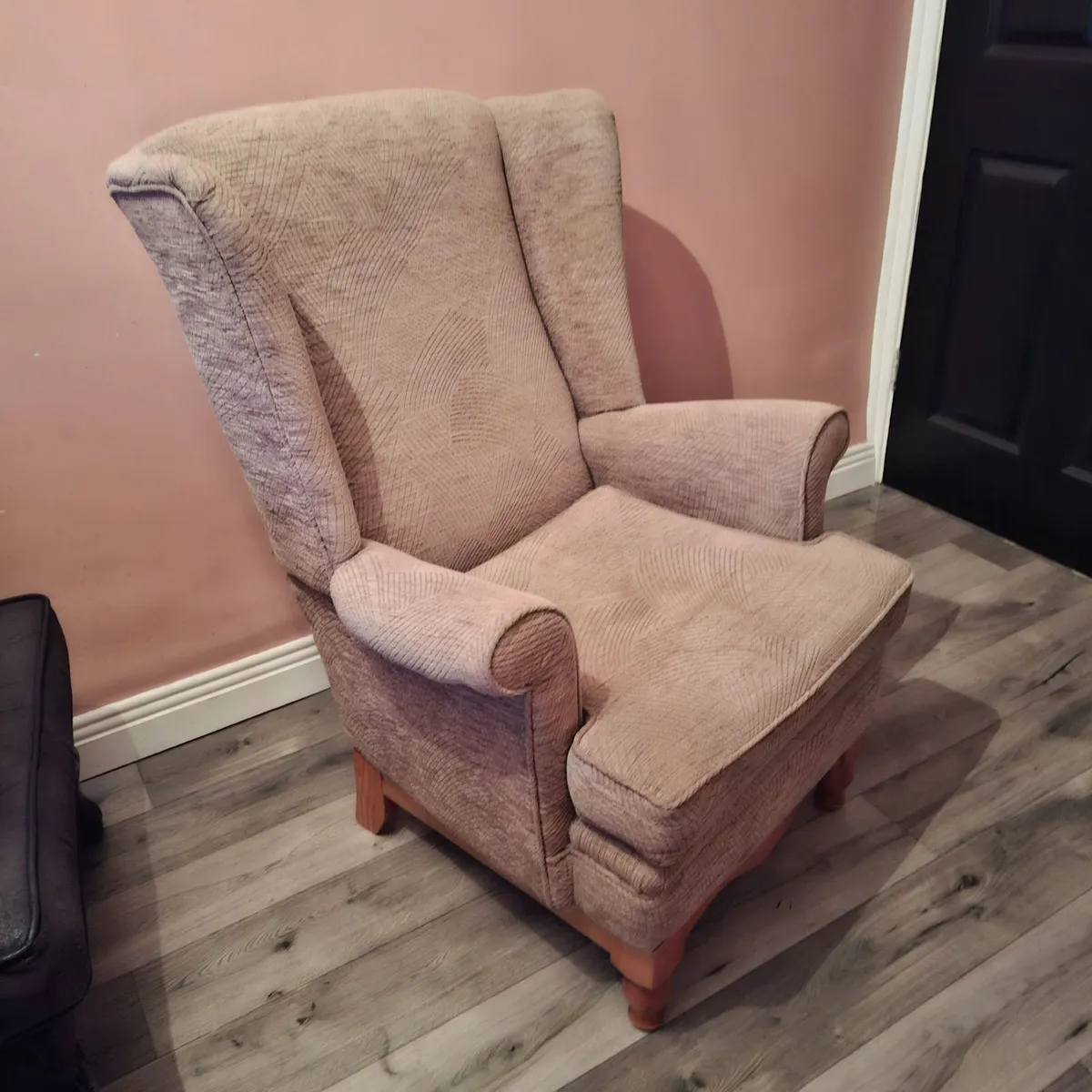 Queen Anne Chair - Image 1