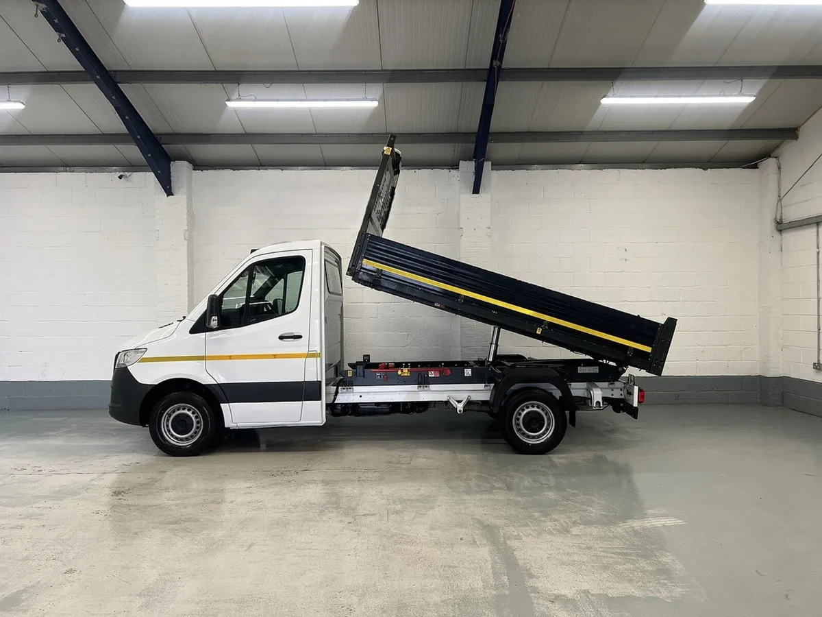 2022 Mercedes-Benz Sprinter Tipper Van - Image 1