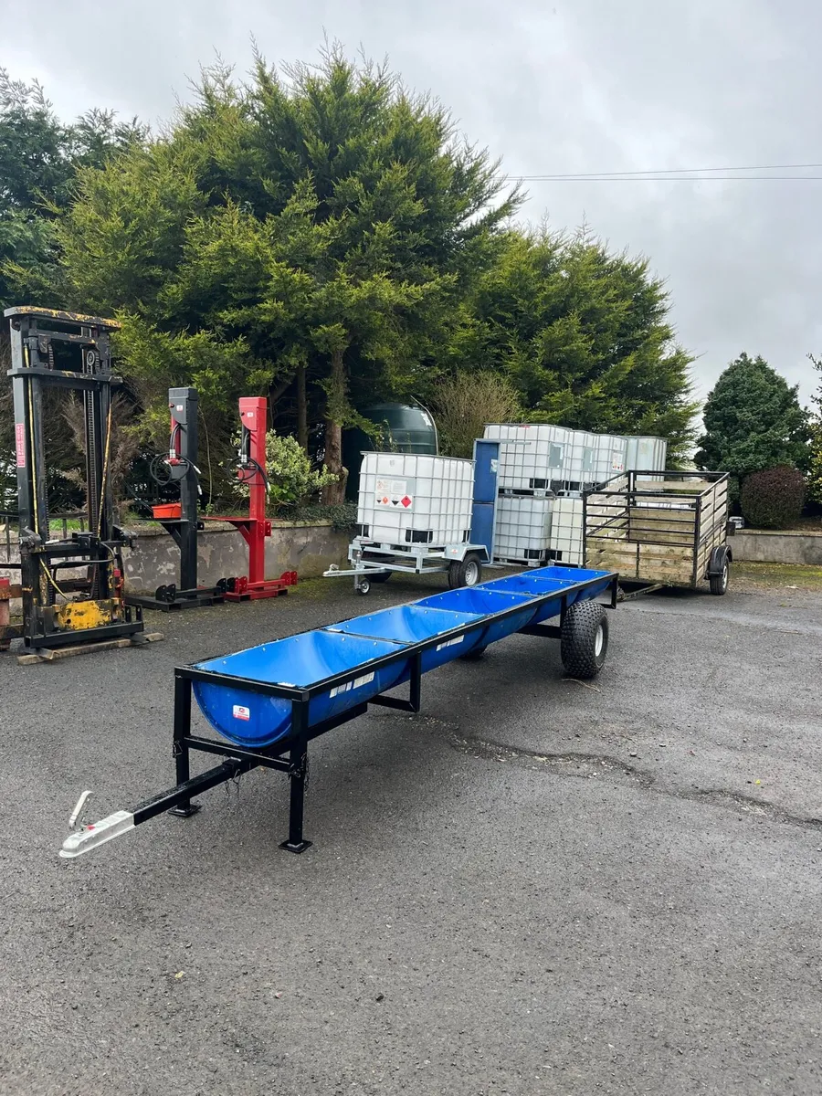 Feeding trailer - Image 1