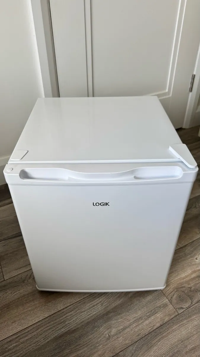 Compact Fridge Logik - as new - Image 1