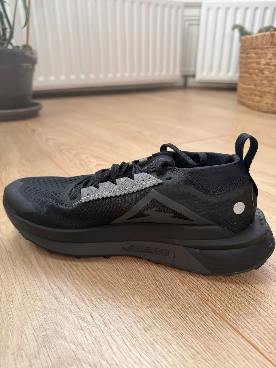 Nike Zegama 2 Women's Trail-Running Shoes - Image 2