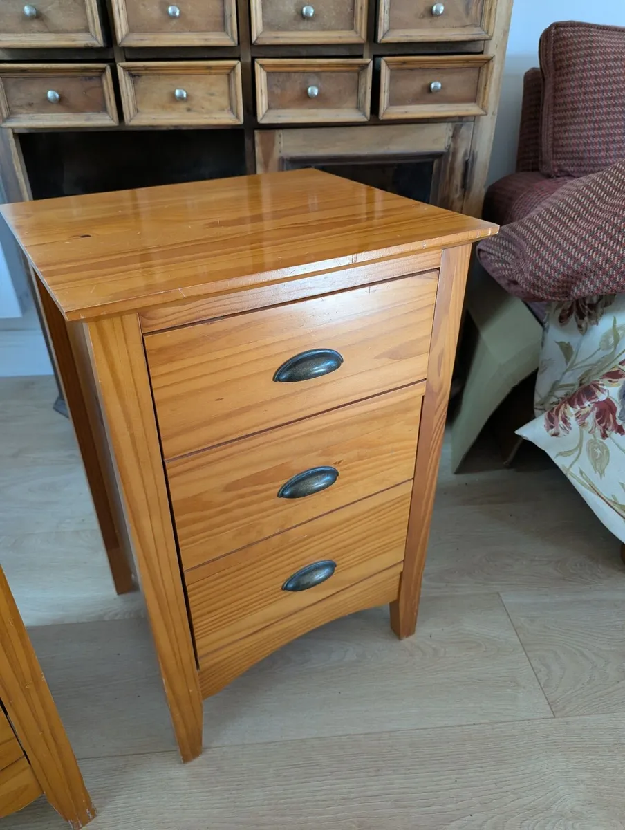 Twin Wooden Bedside Lockers - Image 4